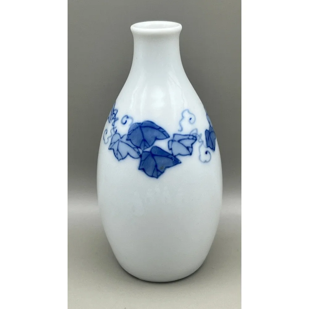 Japanese Sake Set White Blue Porcelain Tokkuri Carafe 5 Ochoko Cups Ivy As Is