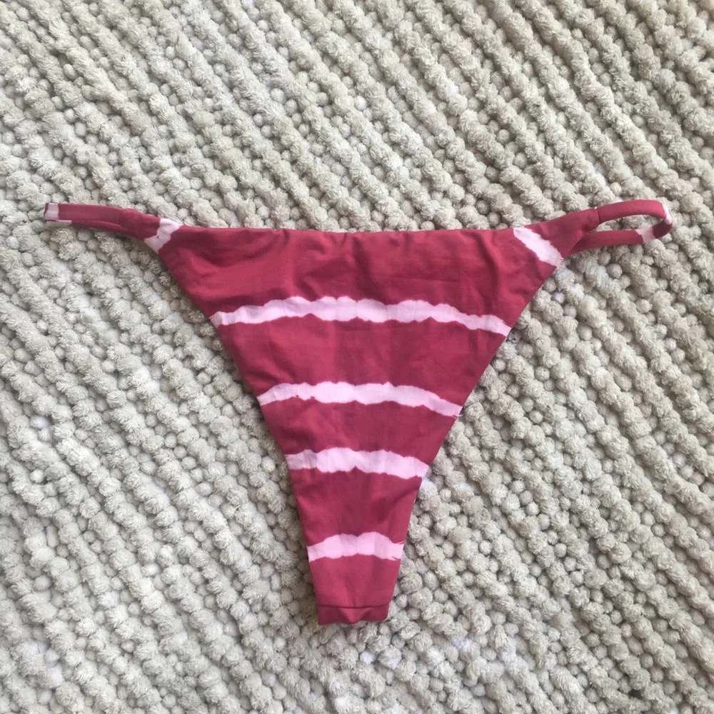 Frankies Bikinis inside fits