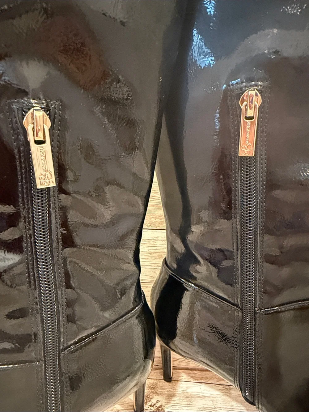 Jessica Simpson shiny black