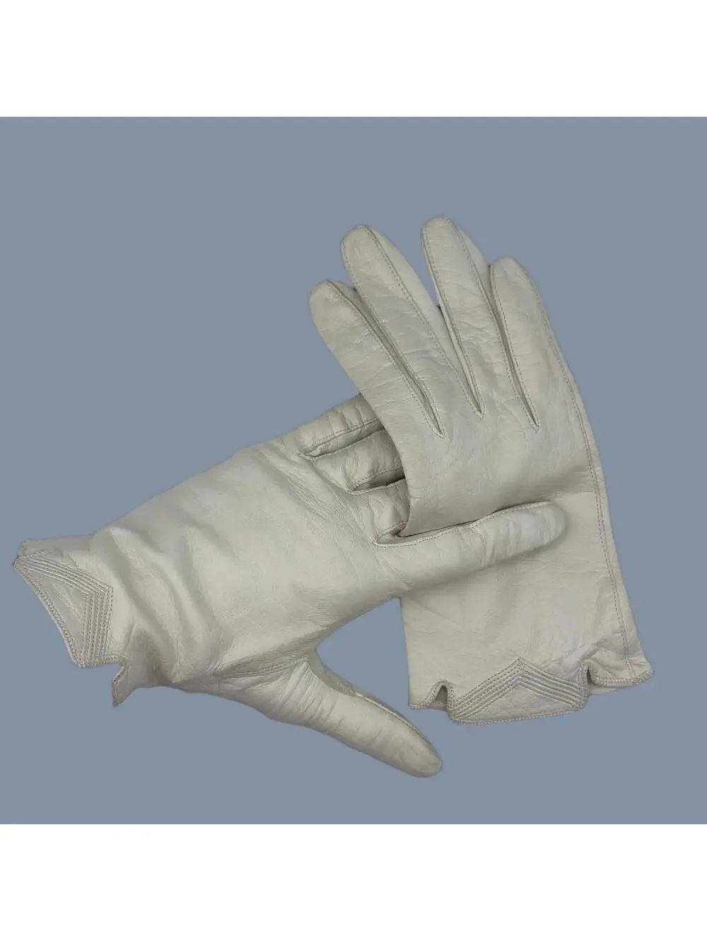 Vintage 1950s 1960s Aris Kid White Leather Gloves, Wrist Shortie Length Cocktail