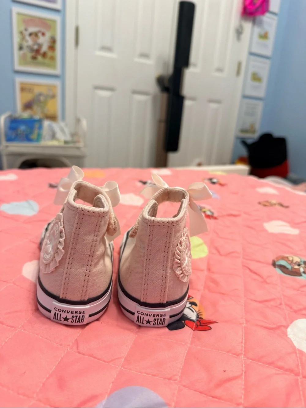 Converse charming light