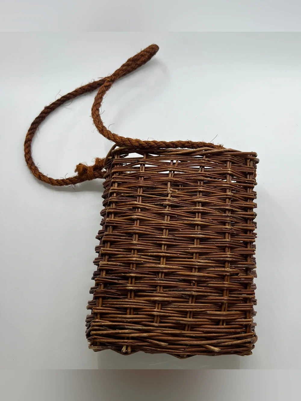 N/A brown wicker