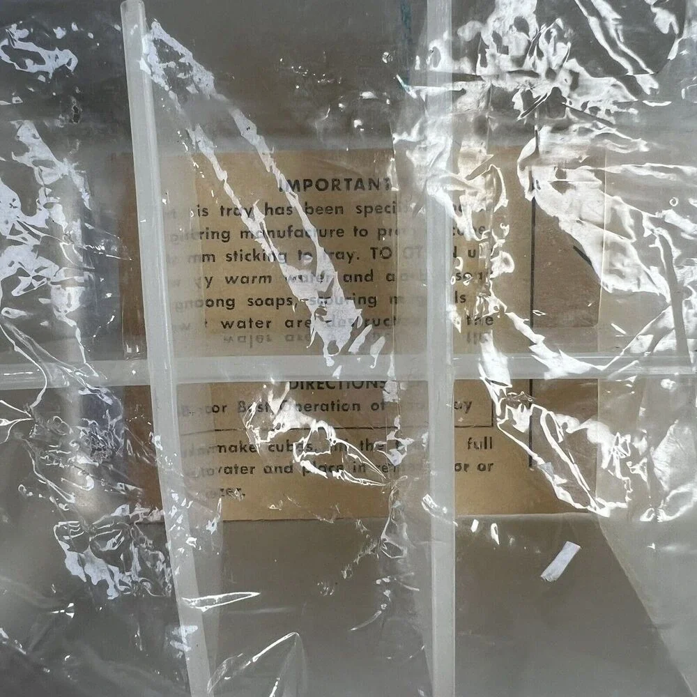 Unmarked vintage ice