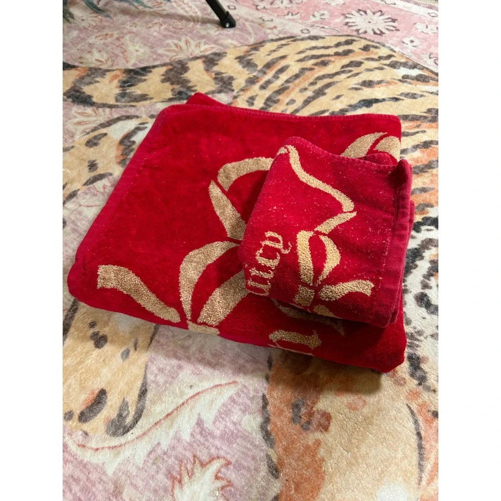 Juicy Couture minor staining