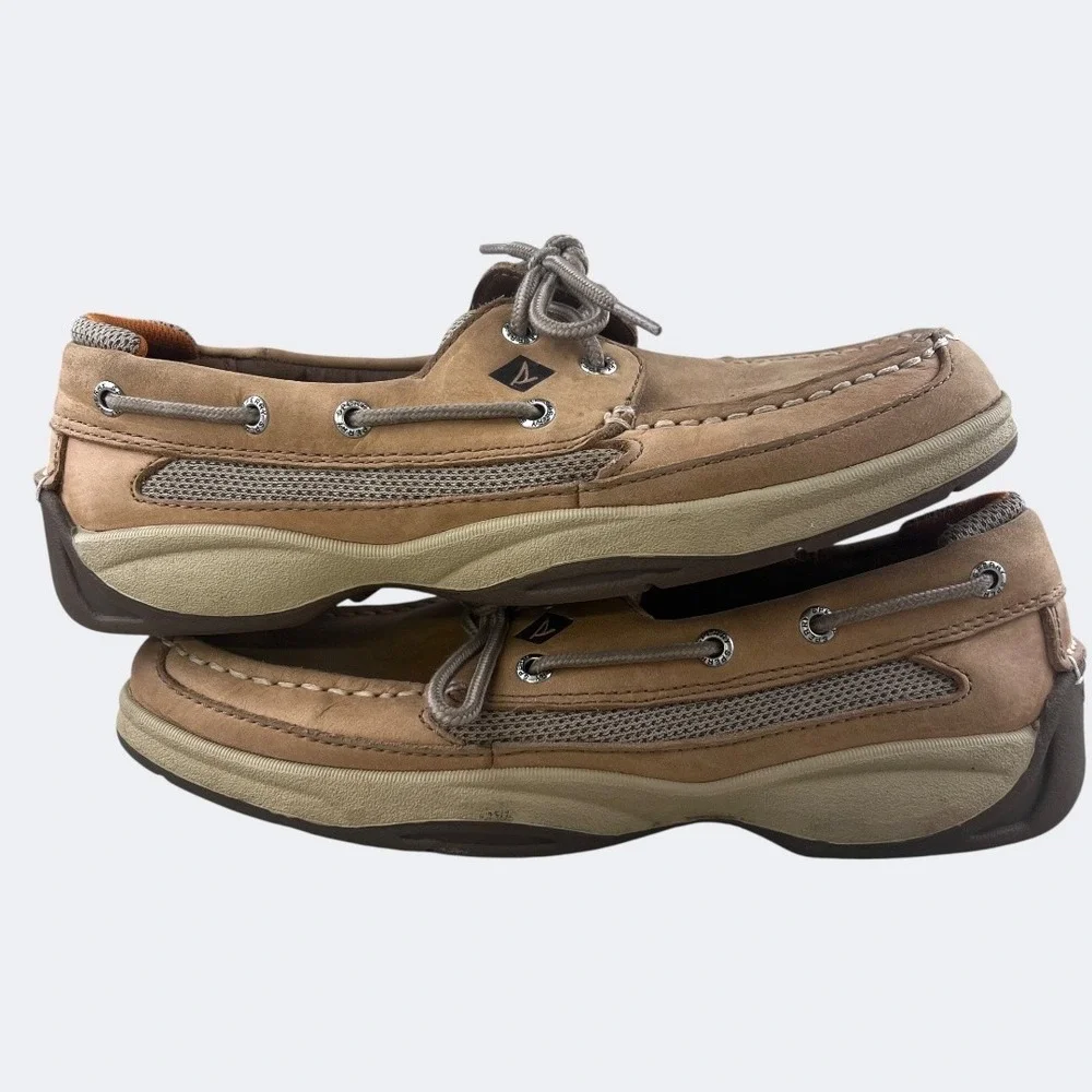 Sperry brand top