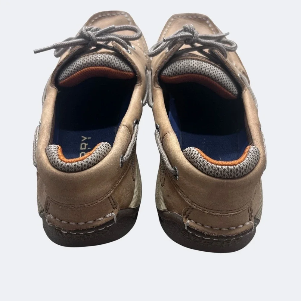 Sperry brand top