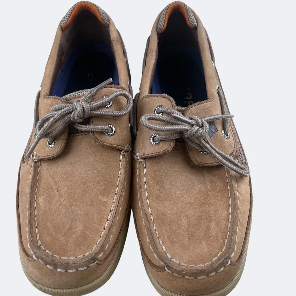 Sperry brand top