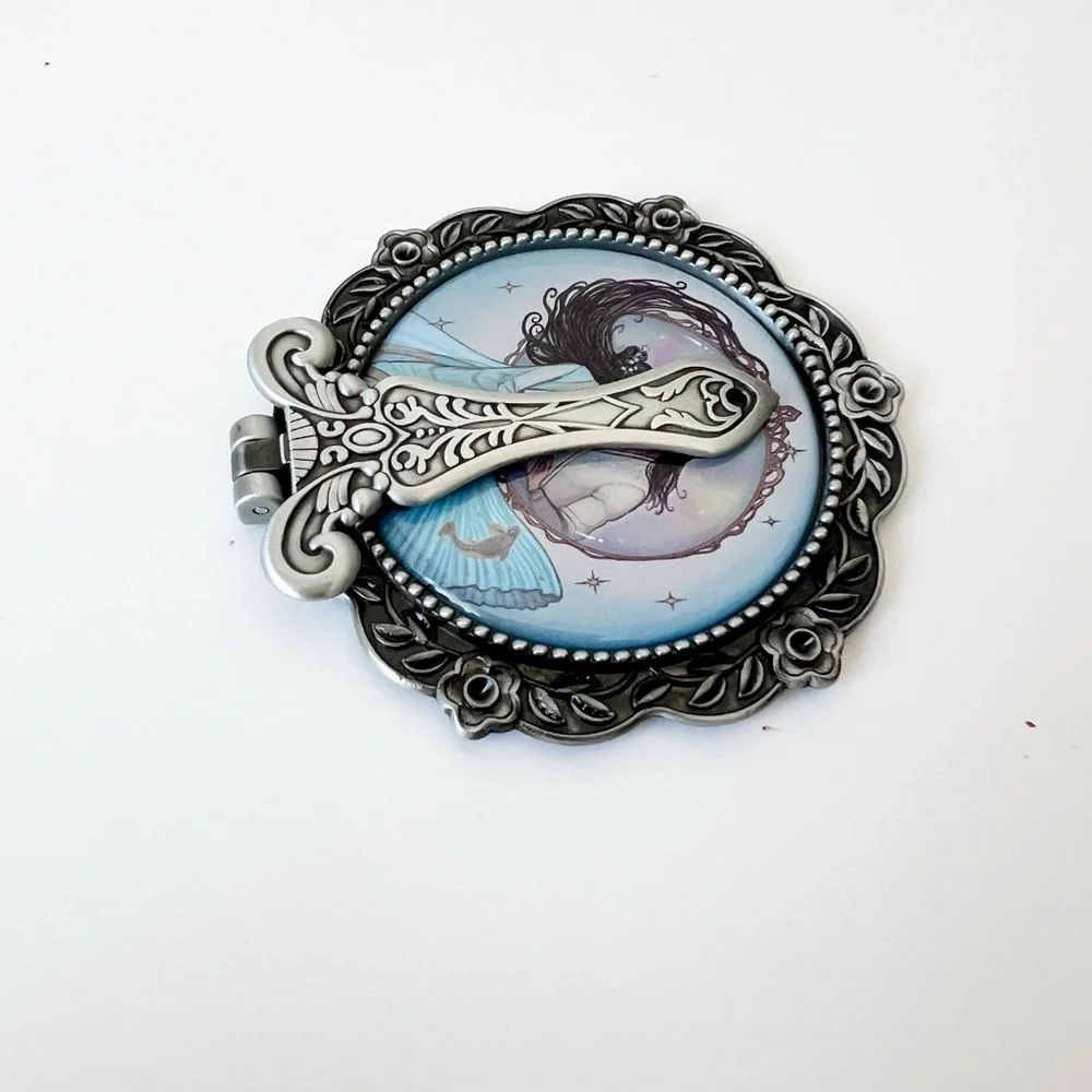 Fairyloot ornate hand