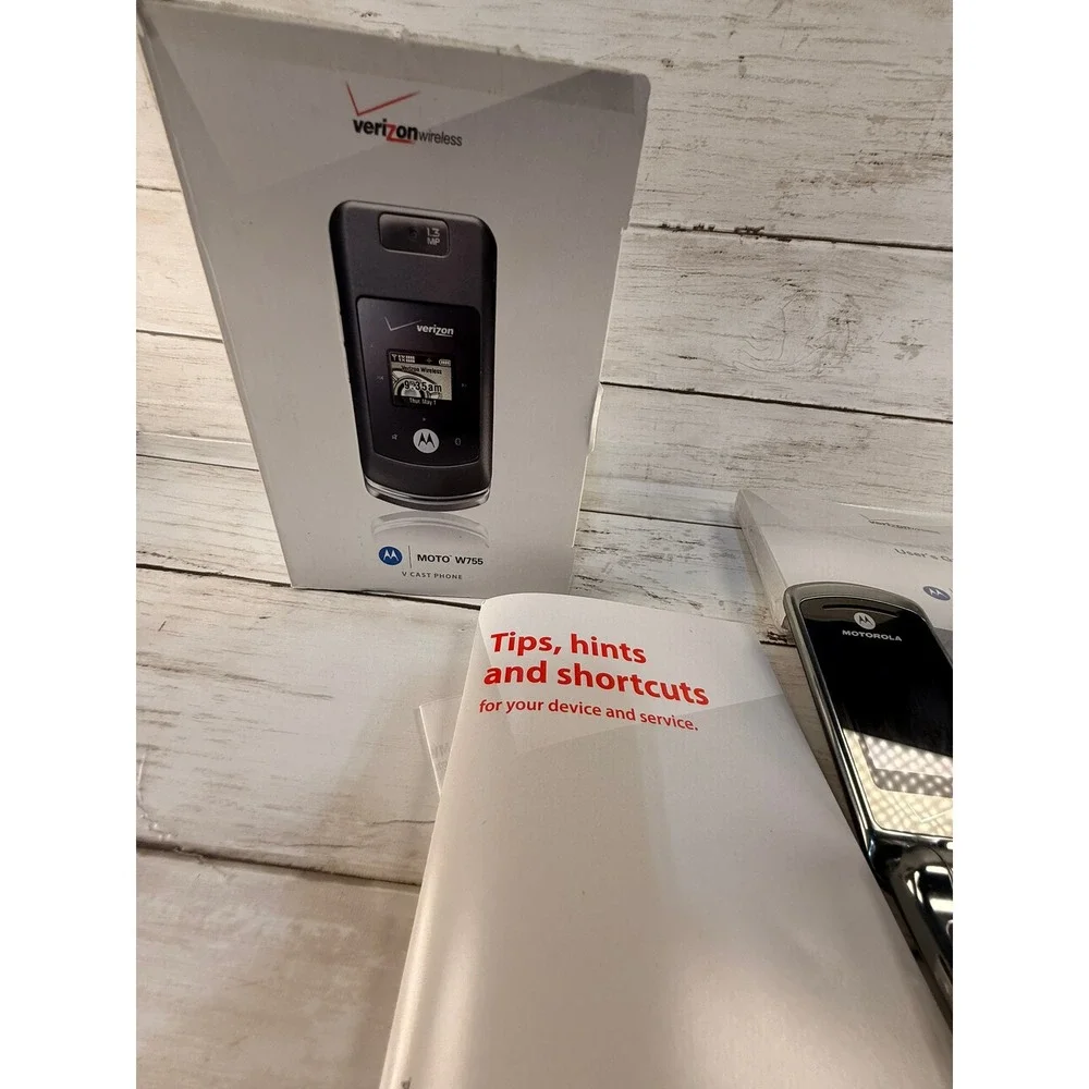 Motorola MOTO W755 Verizon Wireless Flip Phone‎ Black V CAST Camera Cell Phone