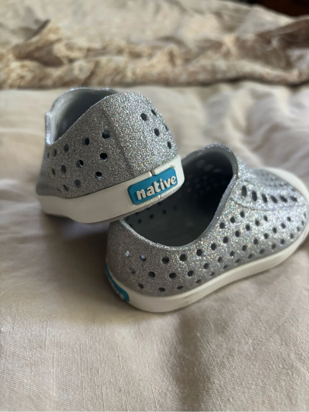 Native kids Glitter Slip-On Shoes - Silver