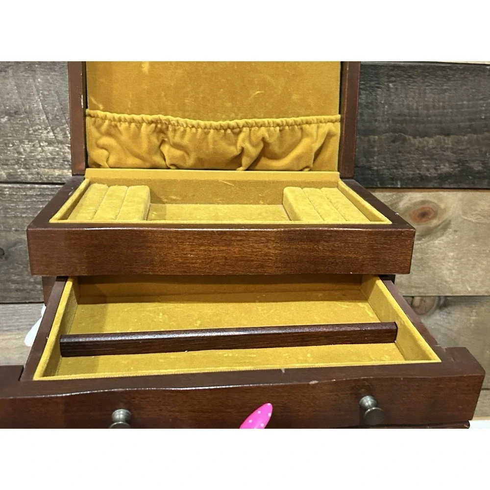 The Unbranded Brand vtg mahogany