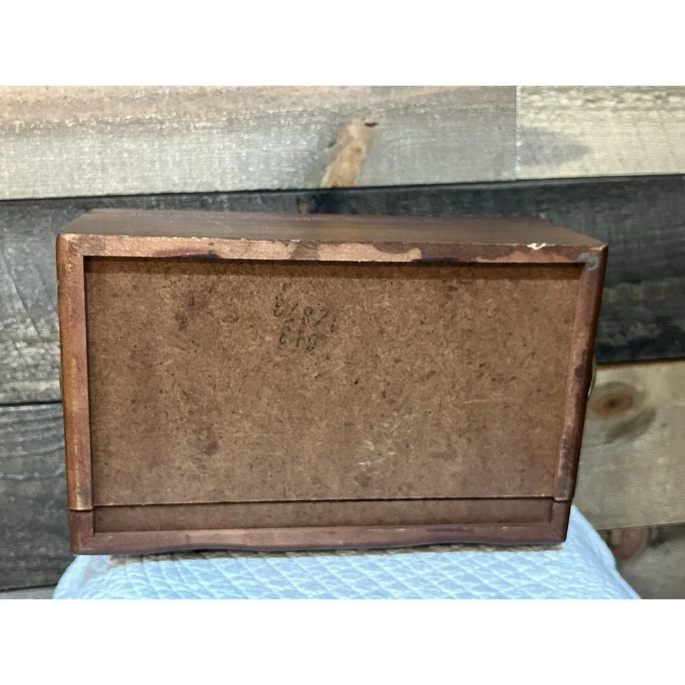 The Unbranded Brand vtg mahogany