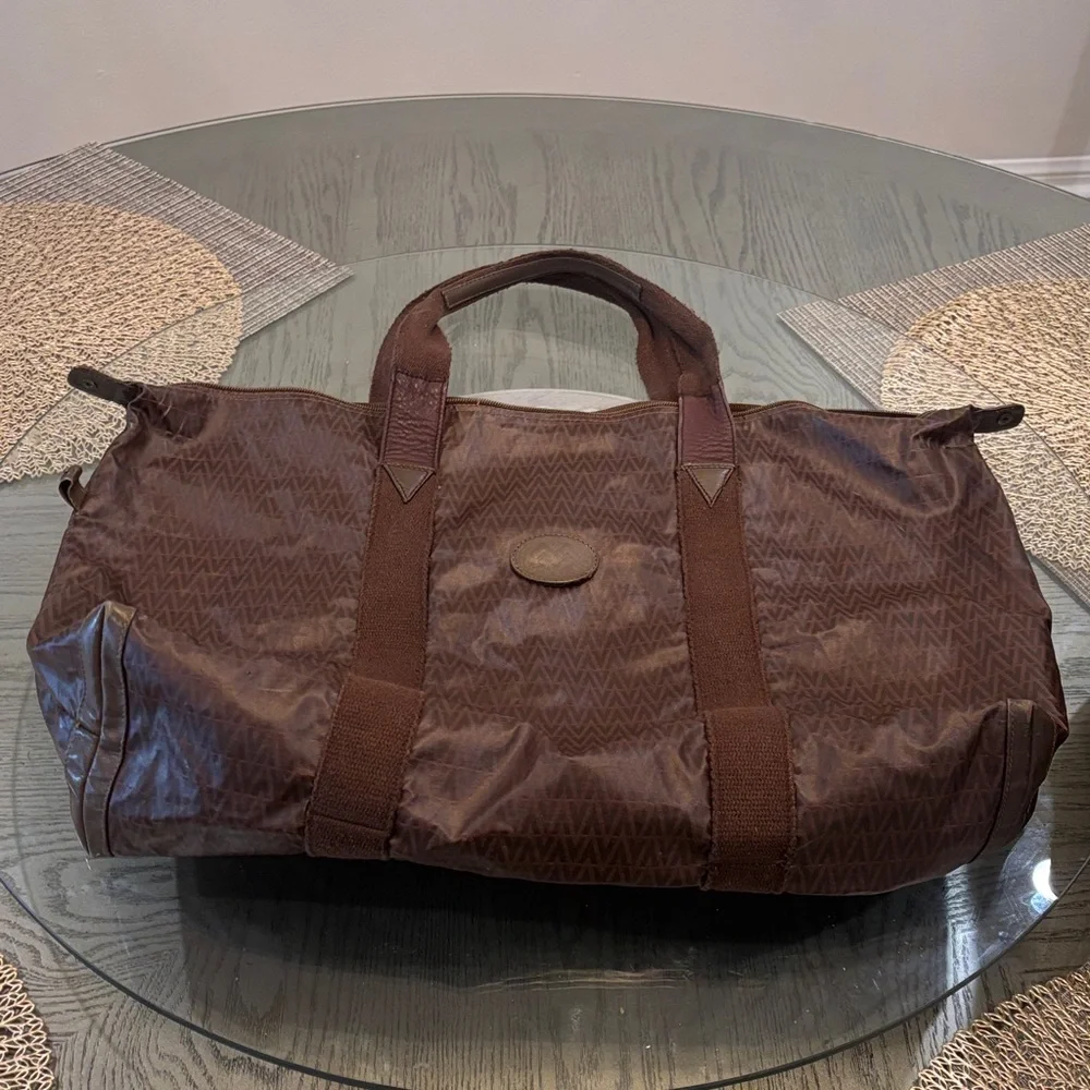 Mario Valentino spacious unisex