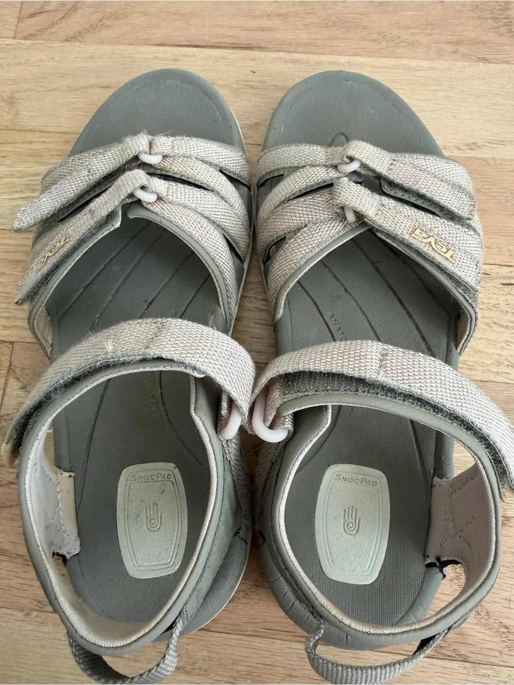 Teva light rose