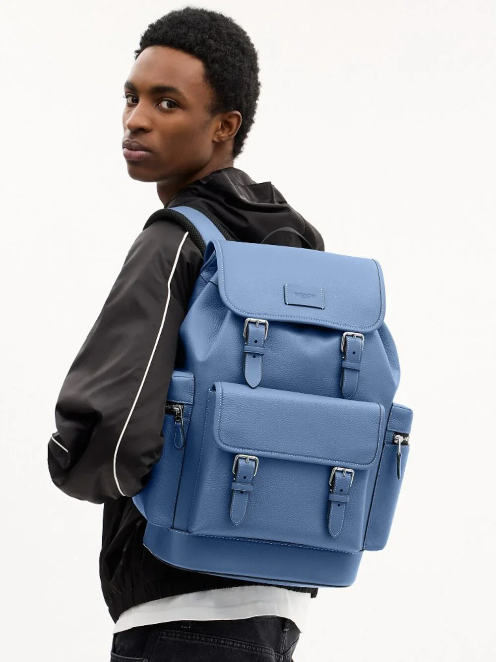 Coach refined pebble