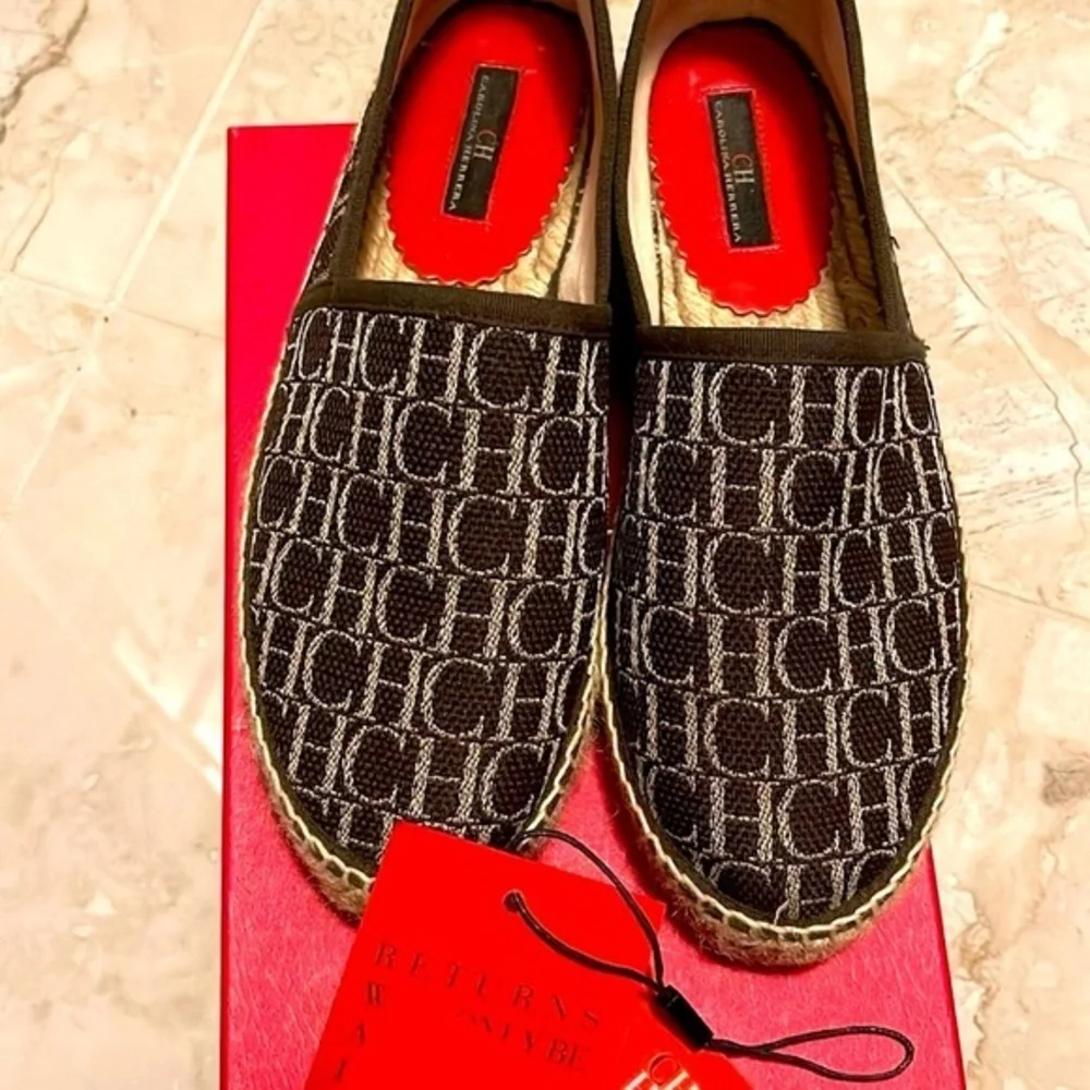 Carolina Herrera like new