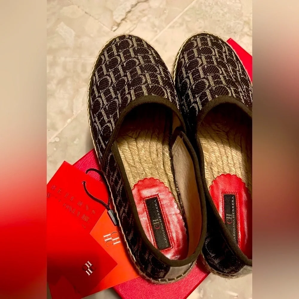 Carolina Herrera like new