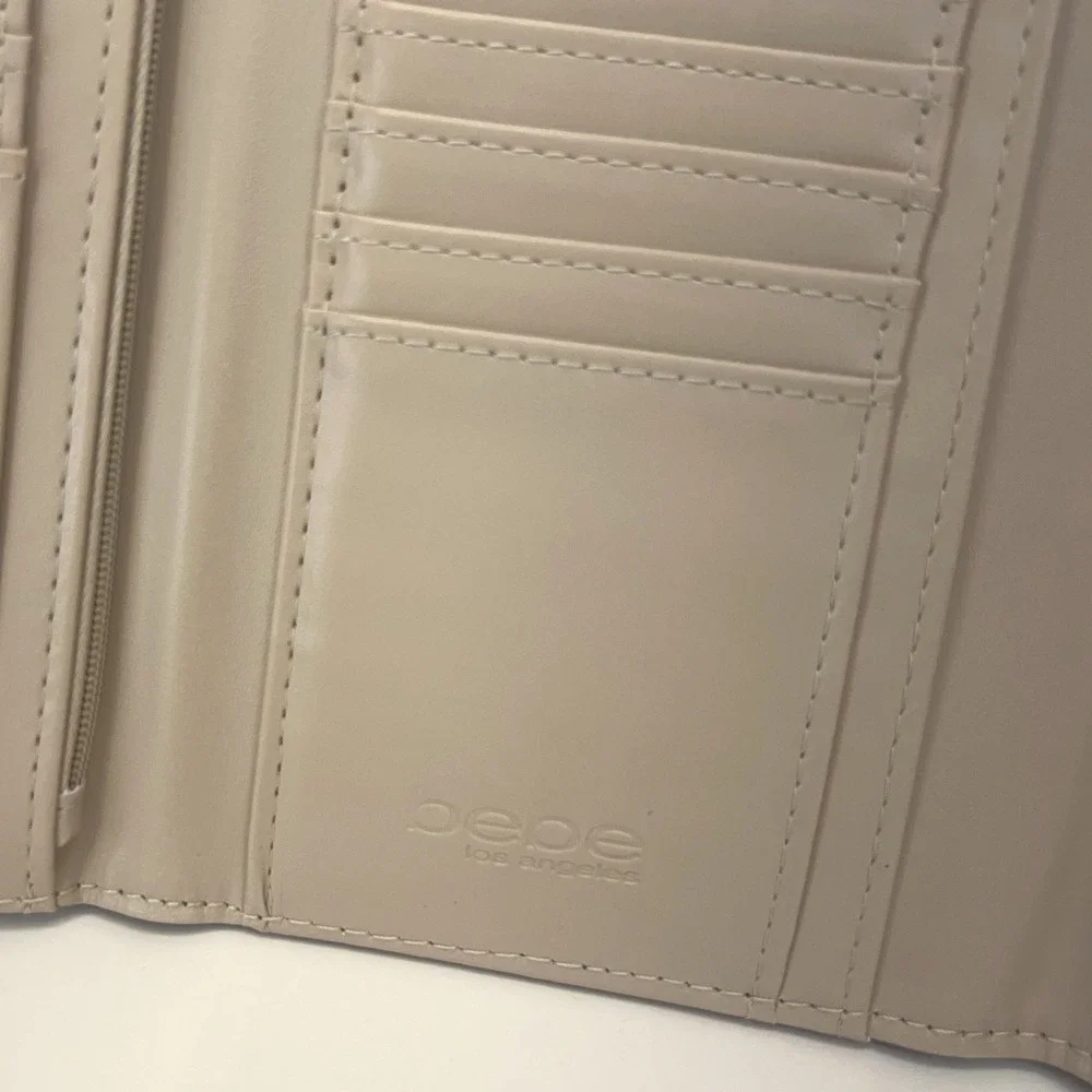 bebe louisa trifold