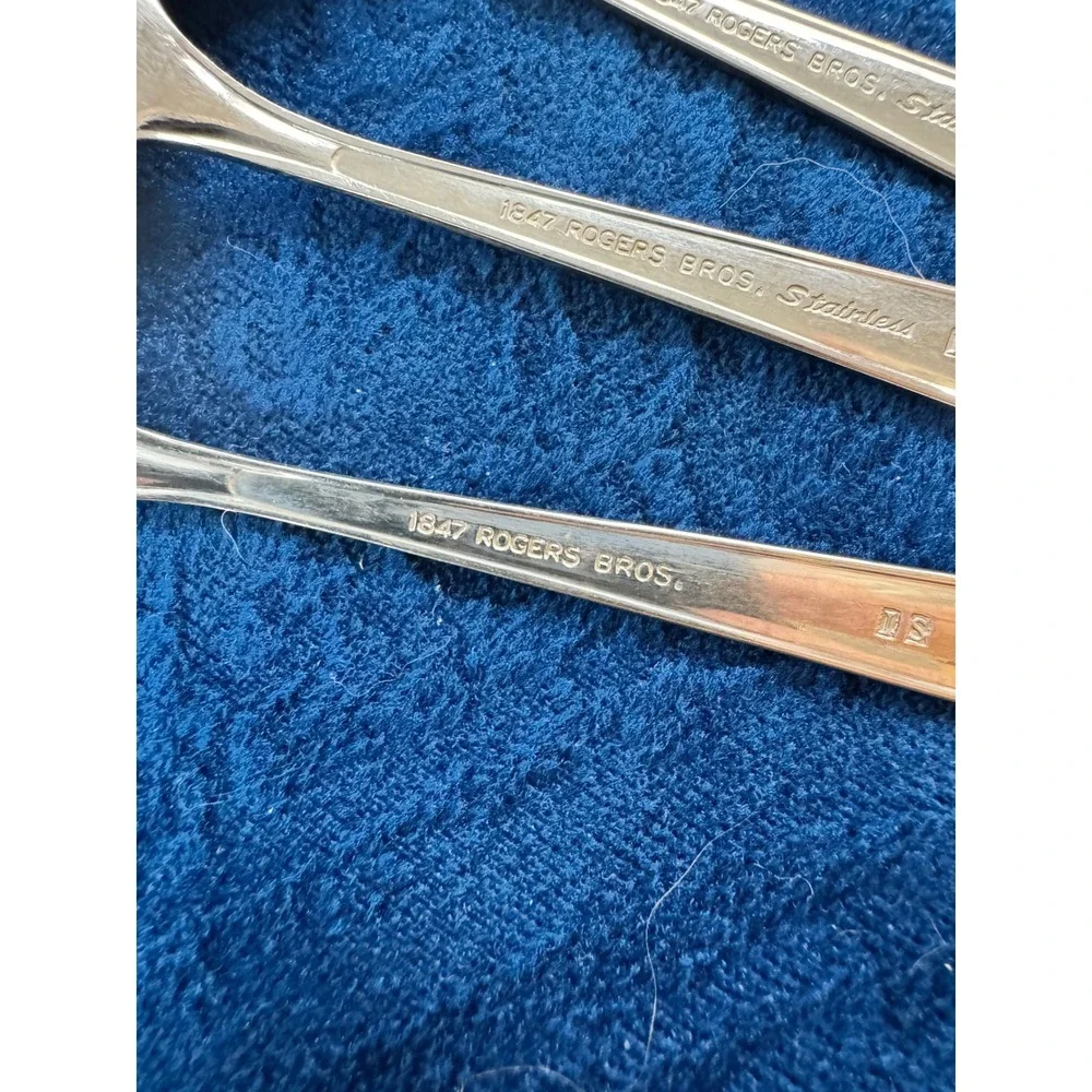 1847 Rogers Bros grip dining