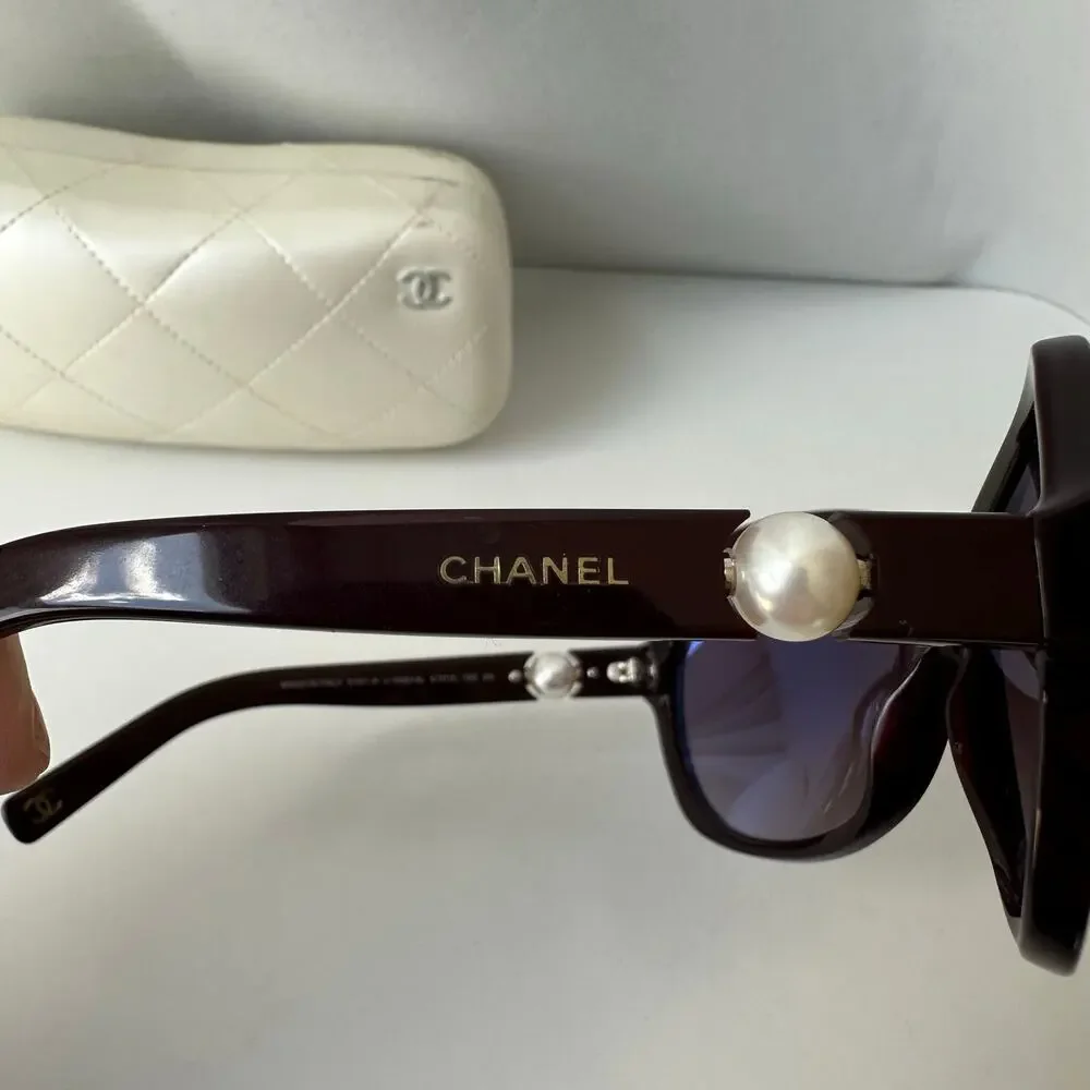 CHANEL collection perle