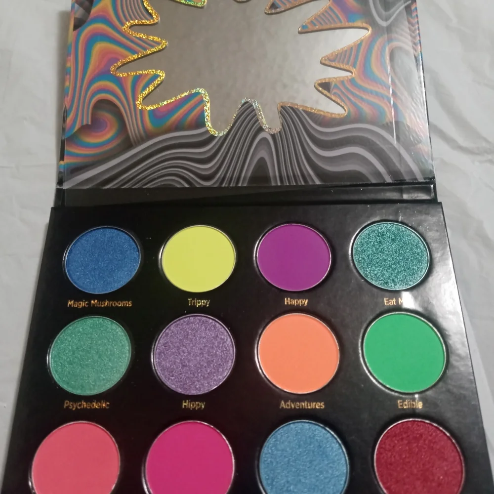 peacy queen vibrant eyeshadow