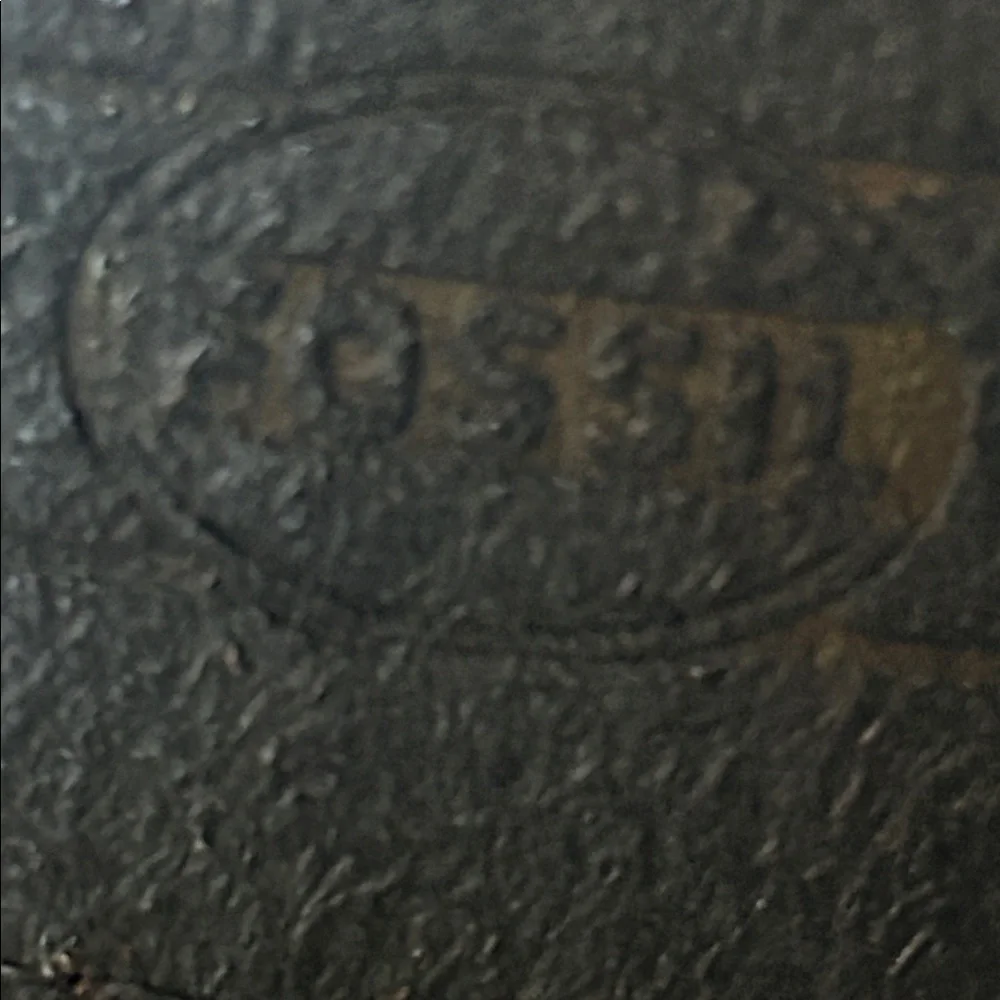 Fossil chic leather