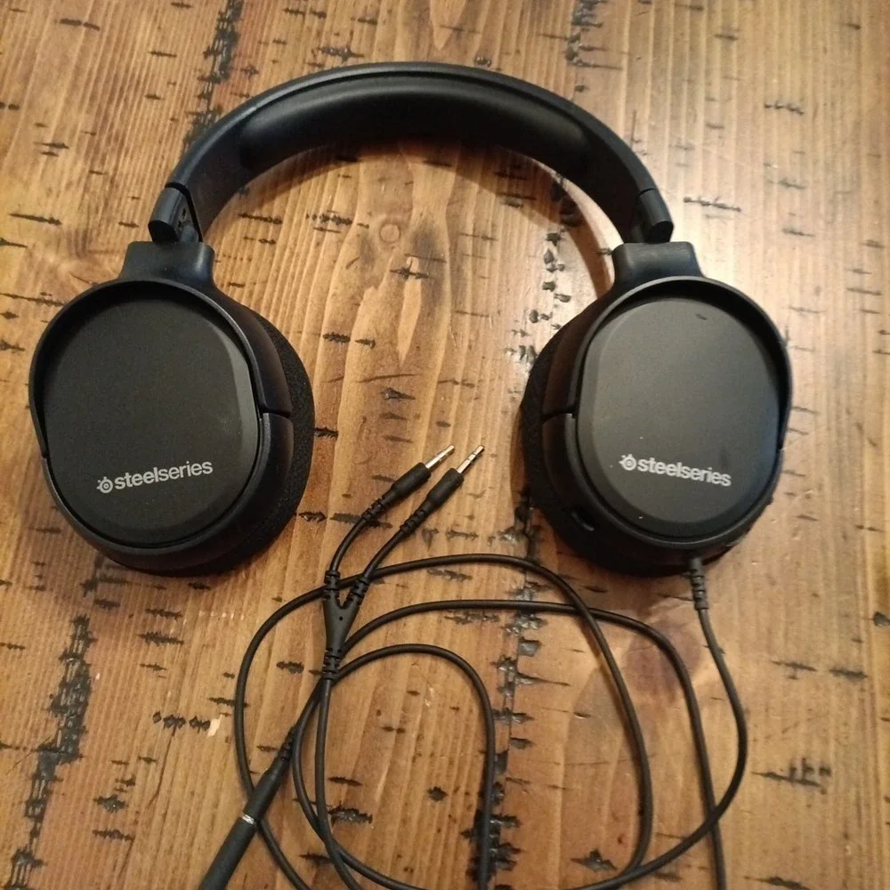 SteelSeries  Wired HeadphonesGaming Headset - A1
