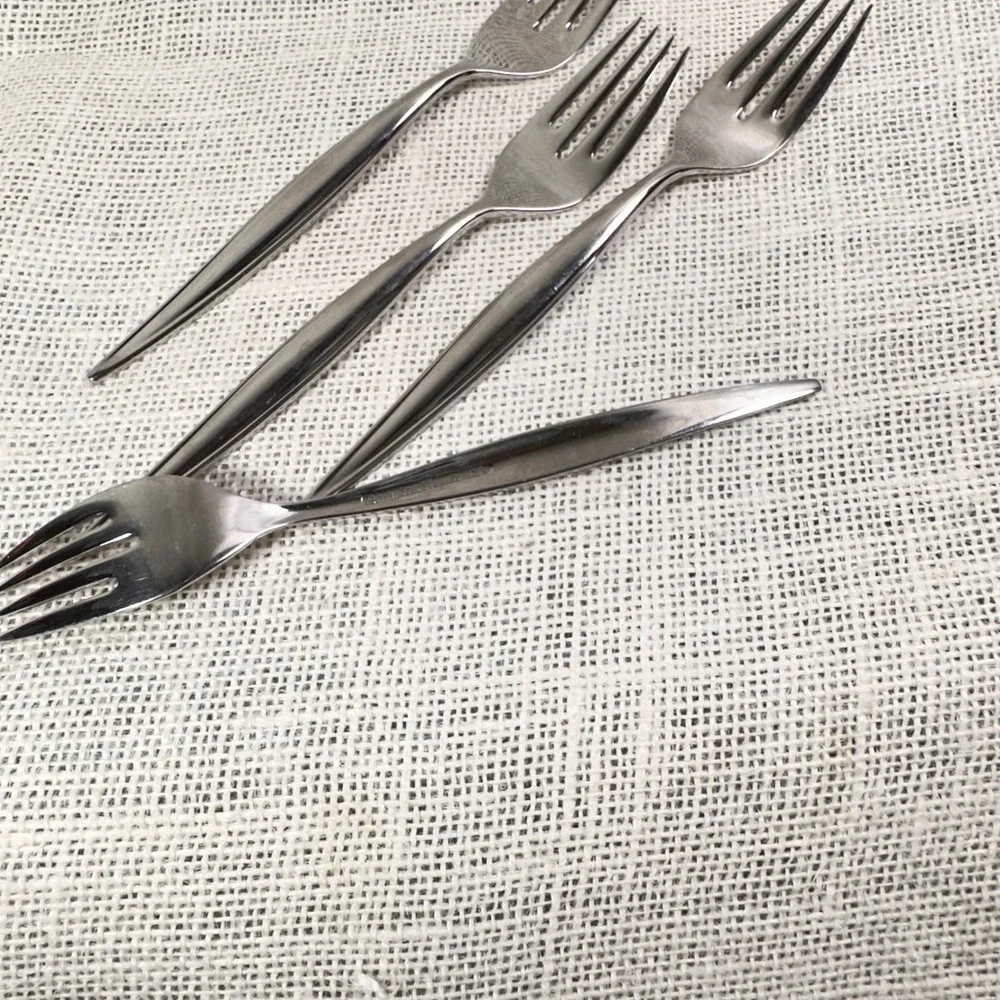 Ekco Eterna set four