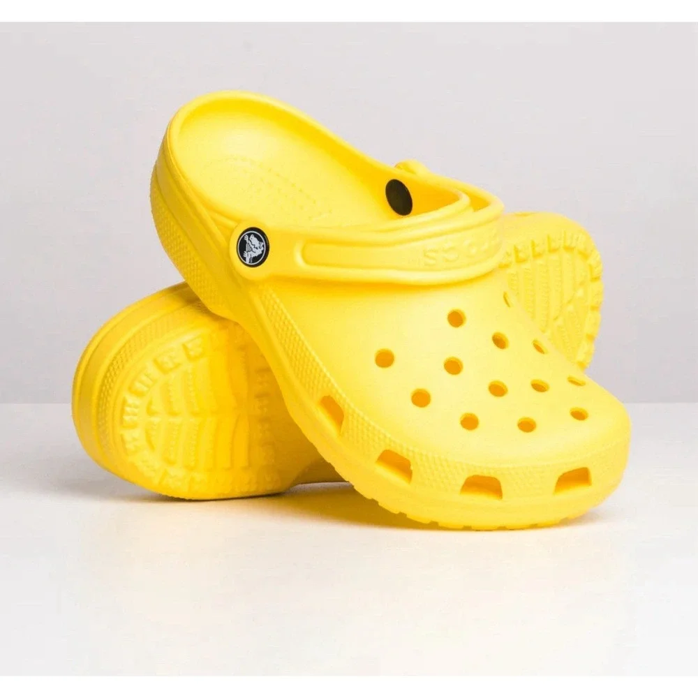 Crocs Classic Clog Roomy Fit‎ Lemon Yellow 10001-7C1 Size 5Y Youth Kids New