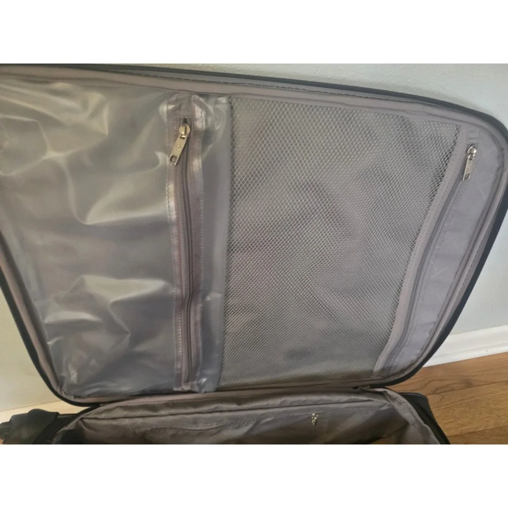 Samsonite softshell spinner