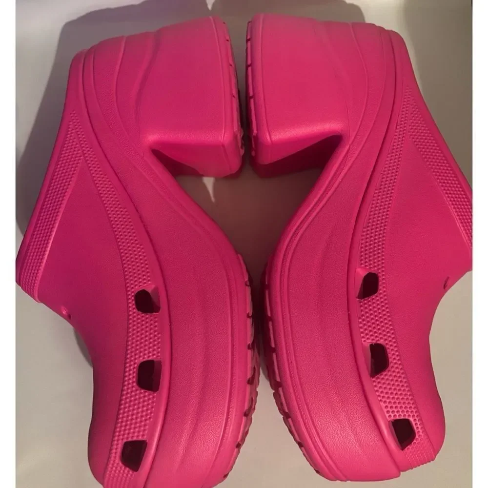 CROCS elevate your