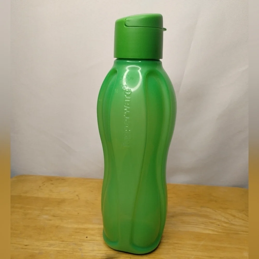 New Green Tupperware 1 Letter Eco Friendly Water Bottle