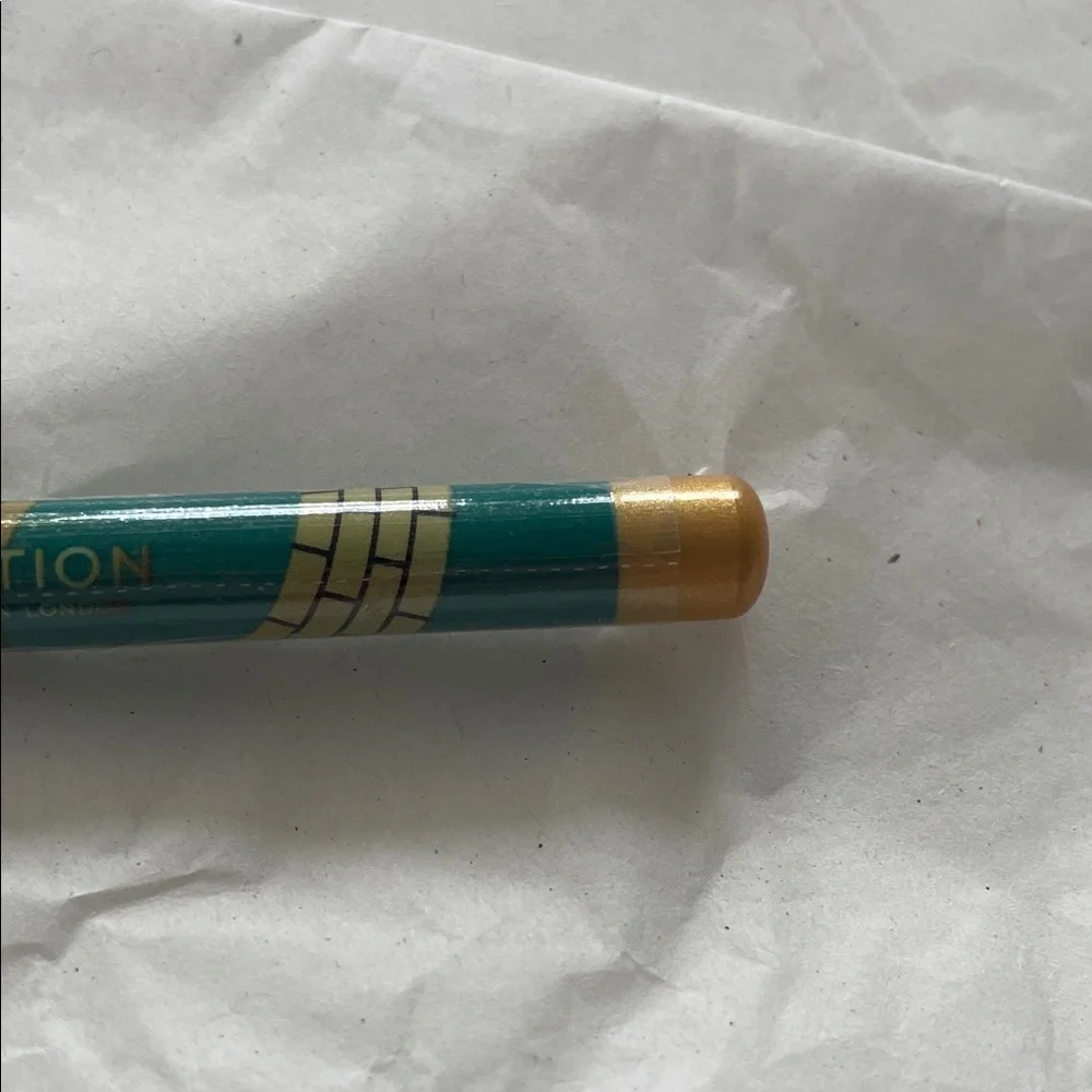 x revolution closet eye perfect
