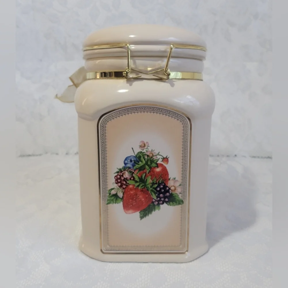 Vintage Knott's Berry Farm Ceramic Canister Cookie Jar Tilted Lid Gold Trim