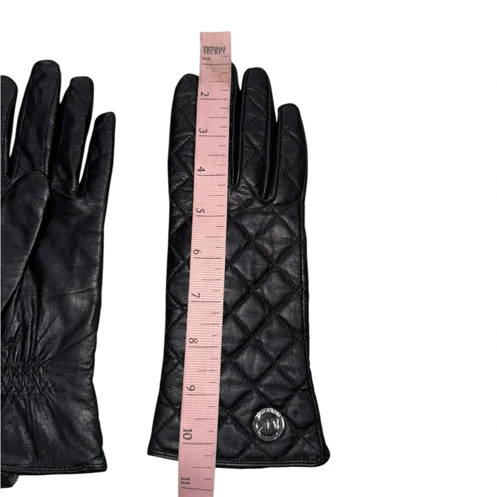 Michaels chic black