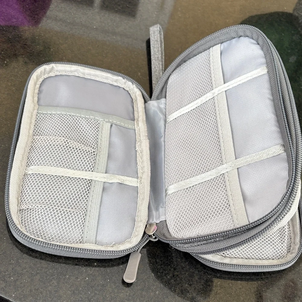 DDgro Gray Electronics Accessories Organizing Case Like New