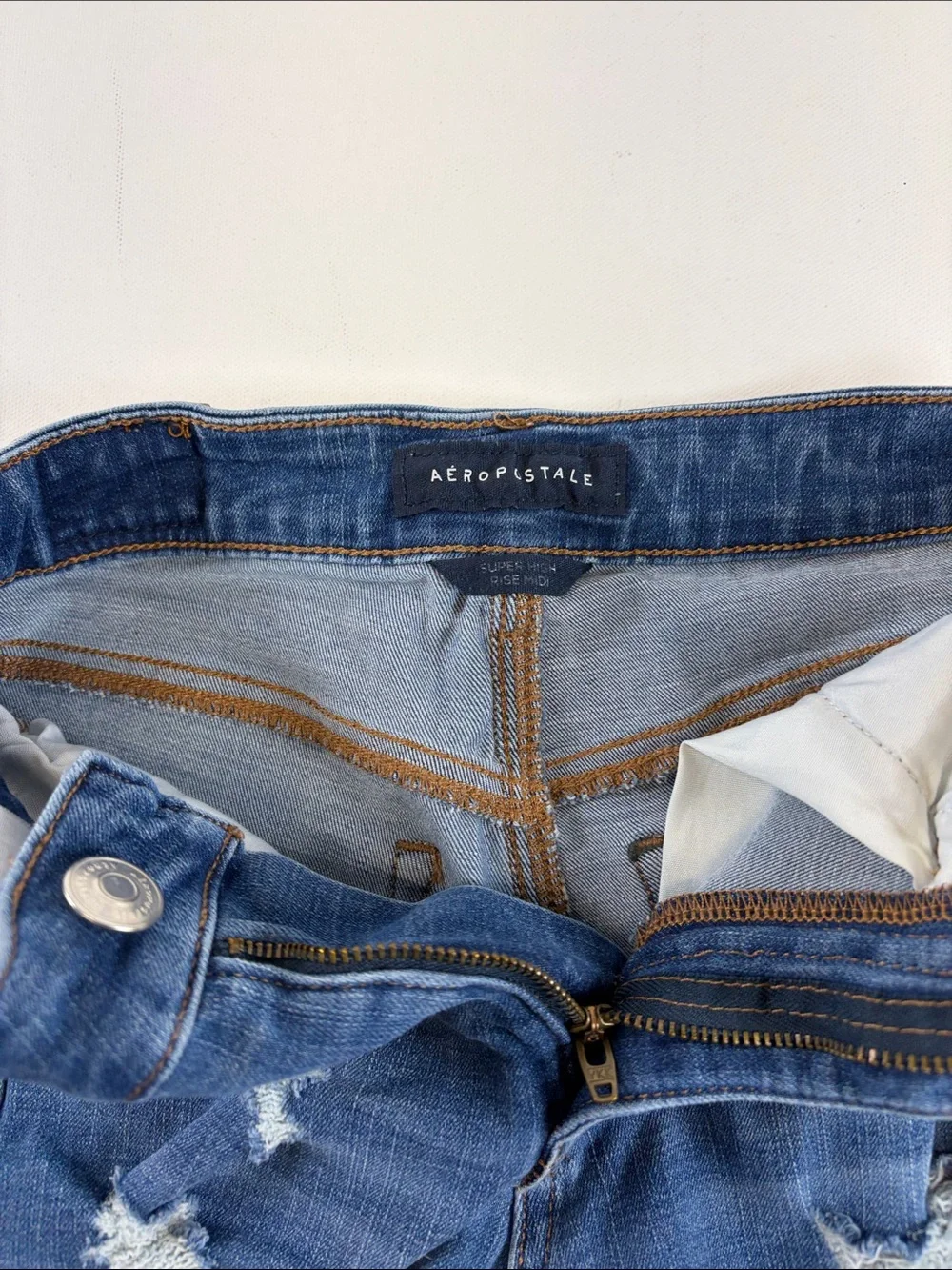 AEROPOSTALE SUPER HIGH RISE MIDI DISTRESSED DENIM SHORTS SIZE 0