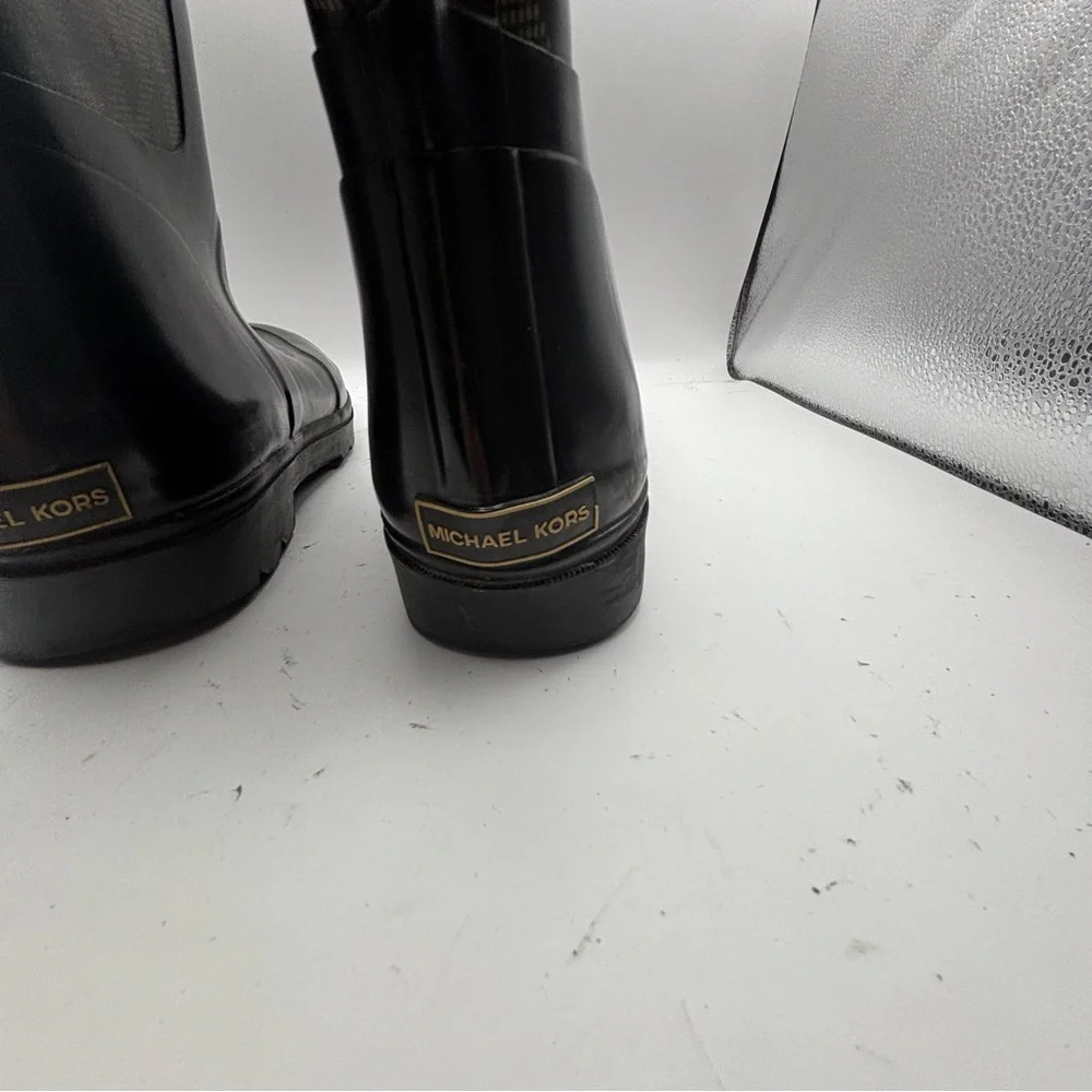 Michael Kors printed its excellent