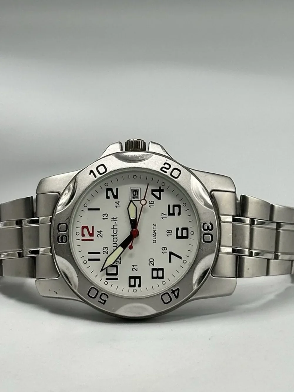 Watch-it watch it