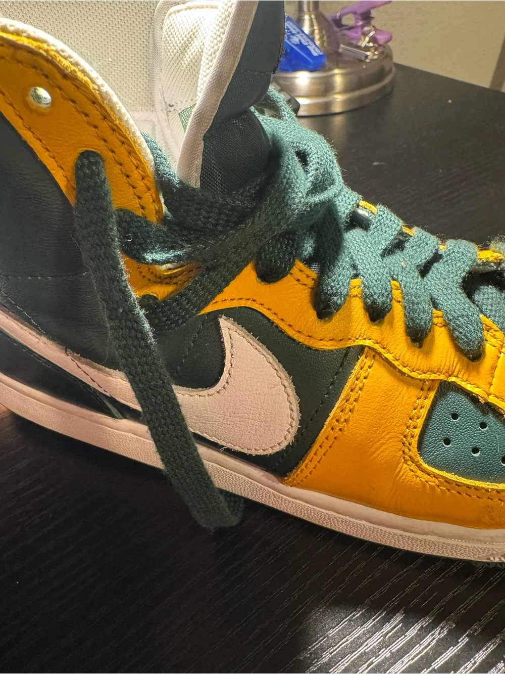 Nike bold two