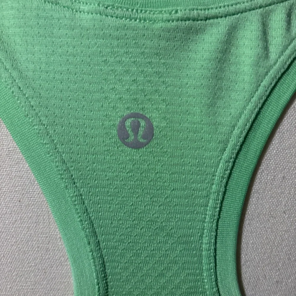 Lululemon Tank Top Size 2‎ Green Racerback Pineapple Print Athletic