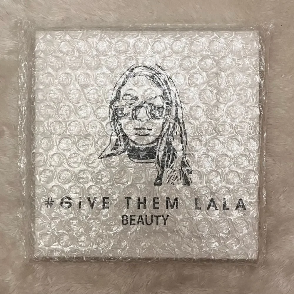 NIB GIVE THEM LALA BEAUTY The Grown Woman Palette