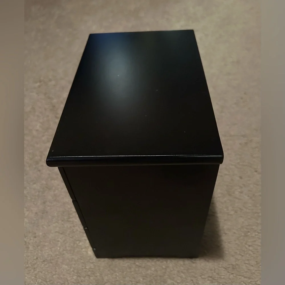 jiang Feng Wood Co black jewelry