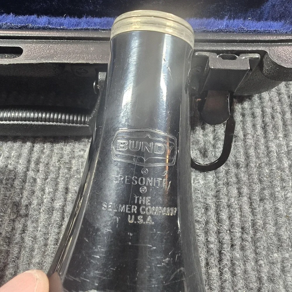 Bundy resonite clarinet