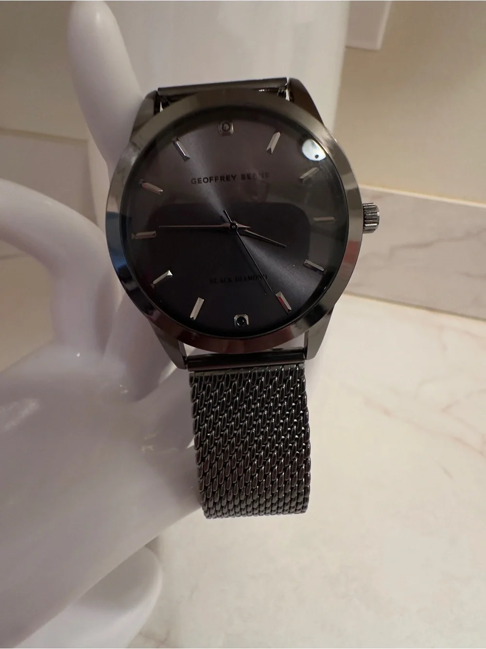 Geoffrey Beene slim hands dial