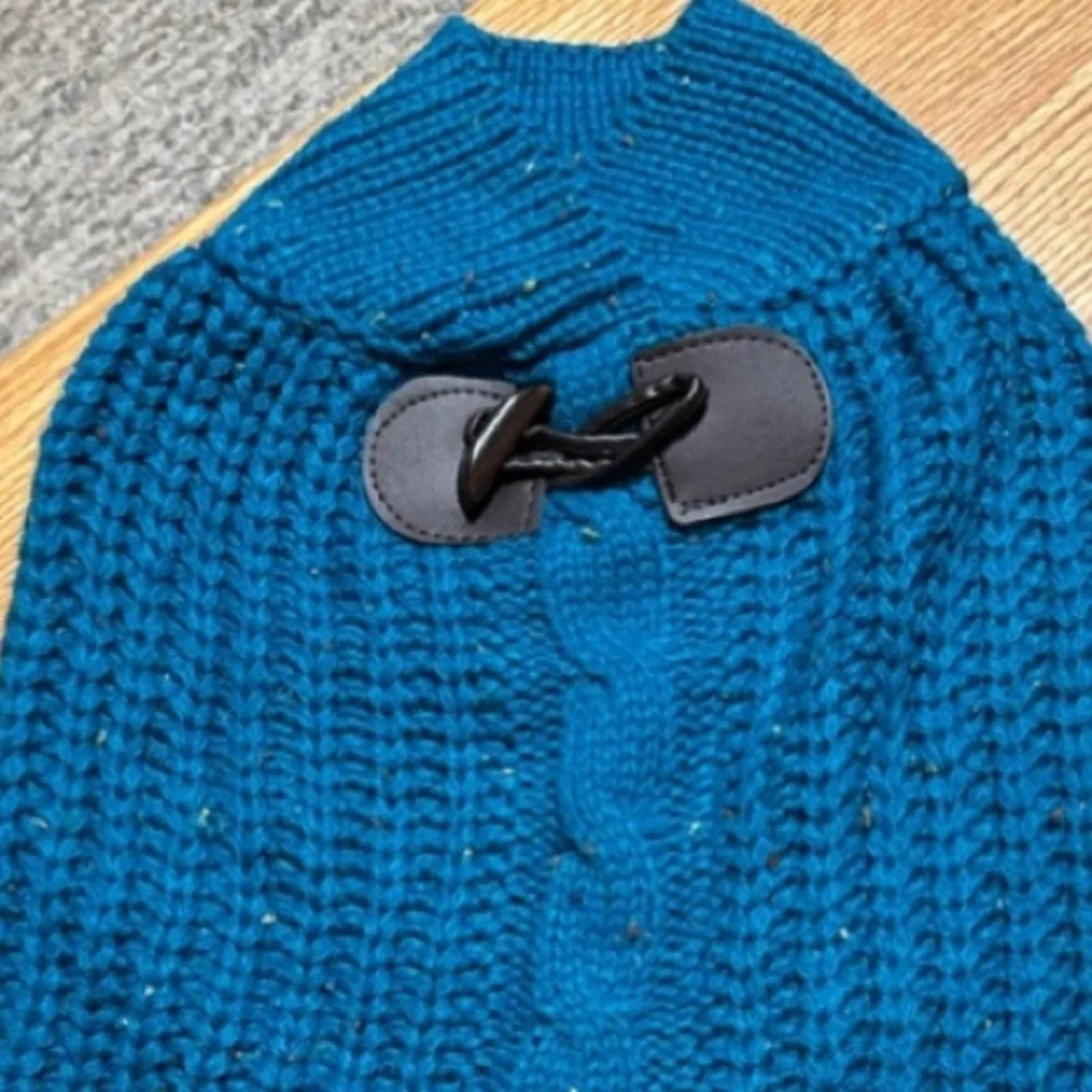 Petrageous Designs size large