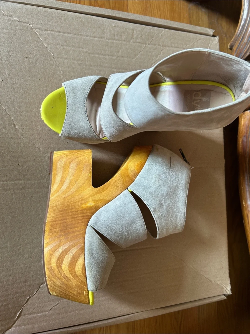 Dolce Vita stylish grey