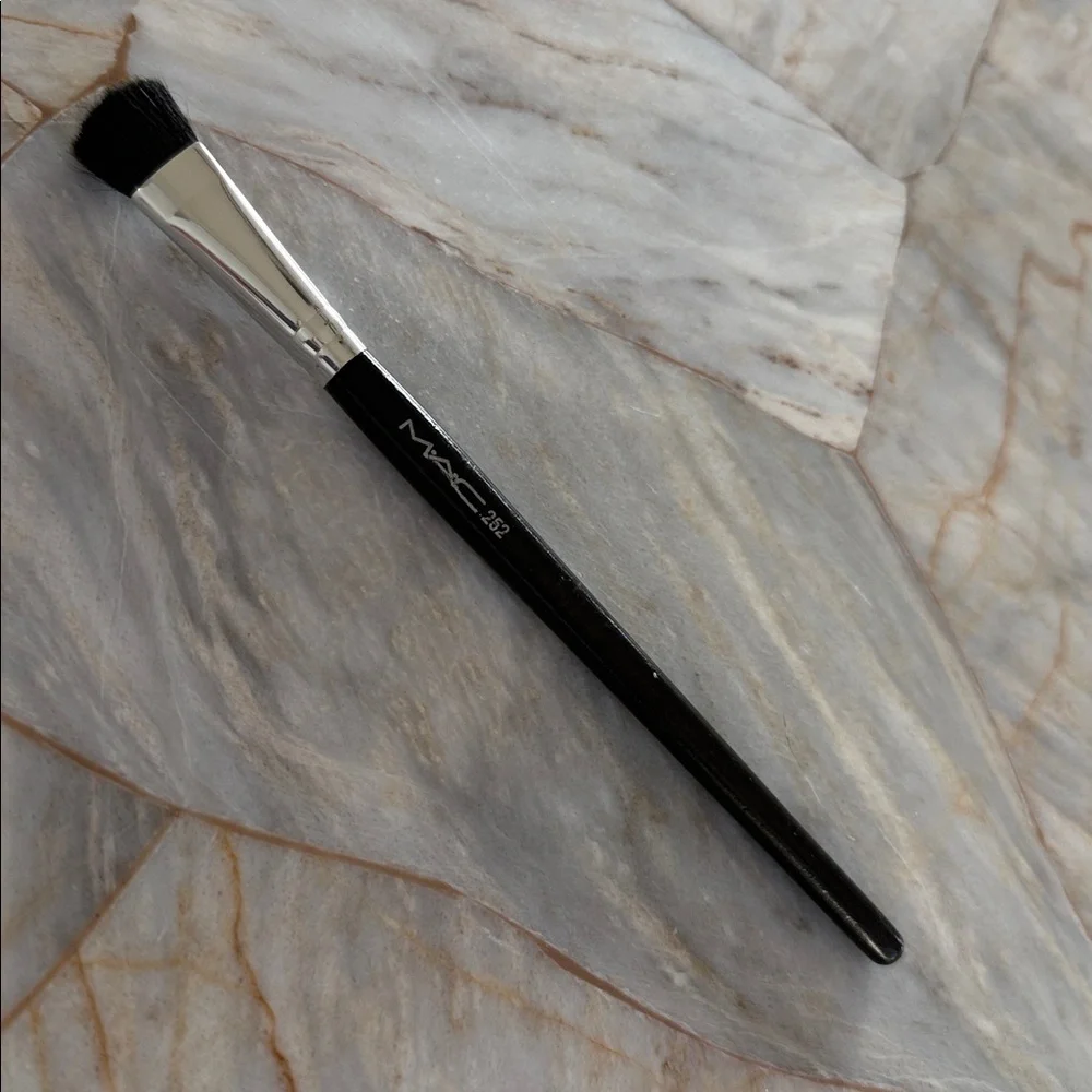 MAC Cosmetics sleek black