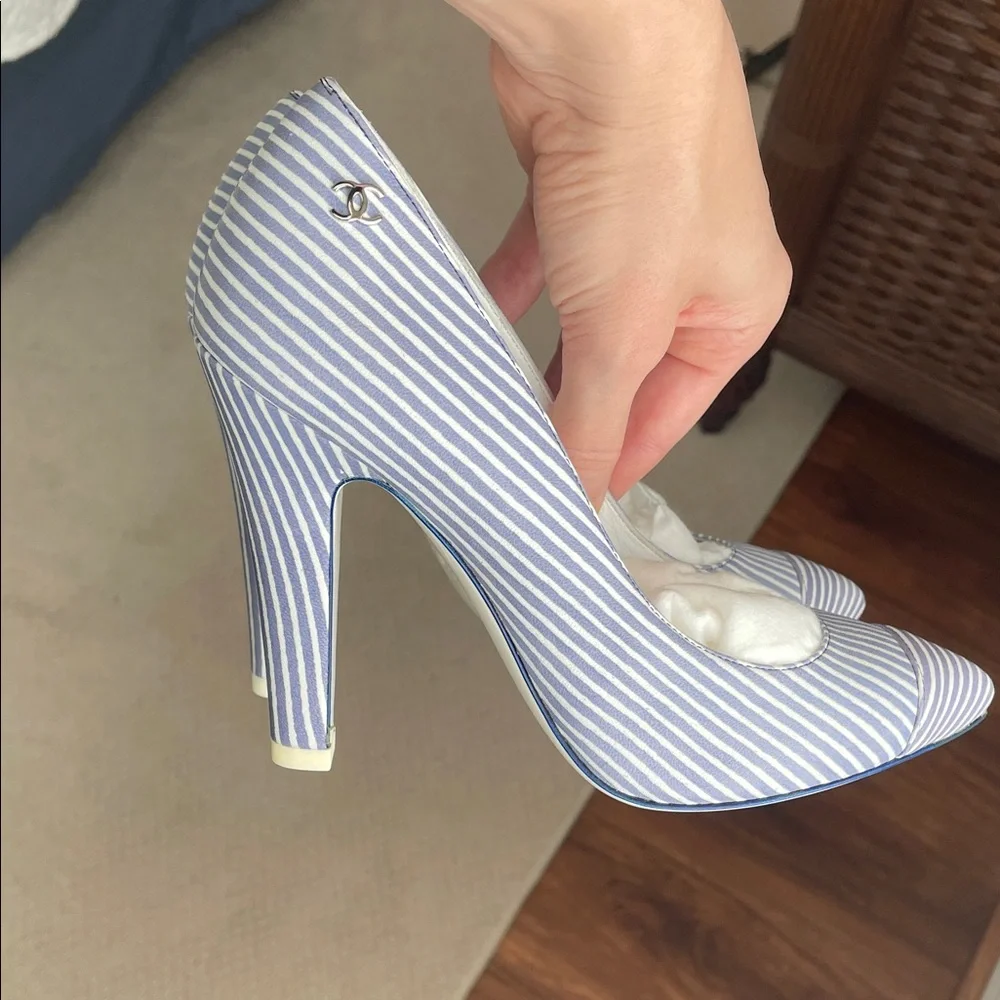 New CHANEL Blue and White Striped Heels pumps leather