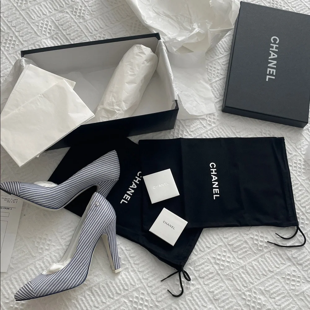 New CHANEL Blue and White Striped Heels pumps leather